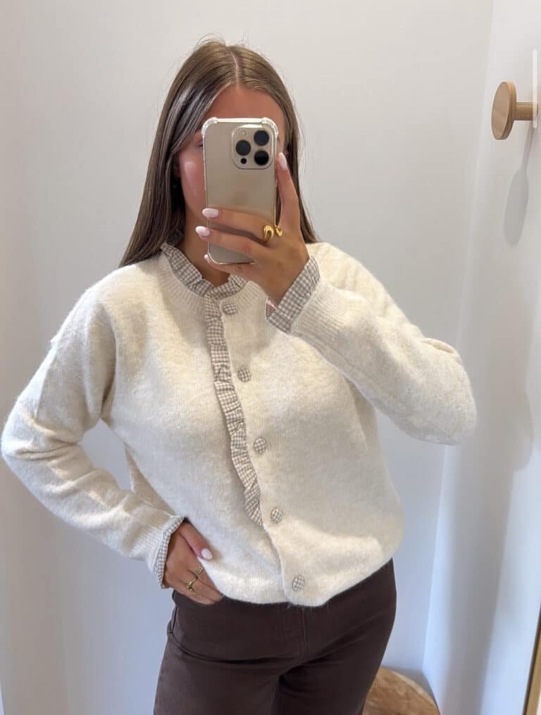 Atelier-mere-fille - Comment choisir des vêtements de femme durables et tendance en 2025 ? - Featured Image 1